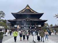 วัดเซนโคจิ (Zenkoji Temple)