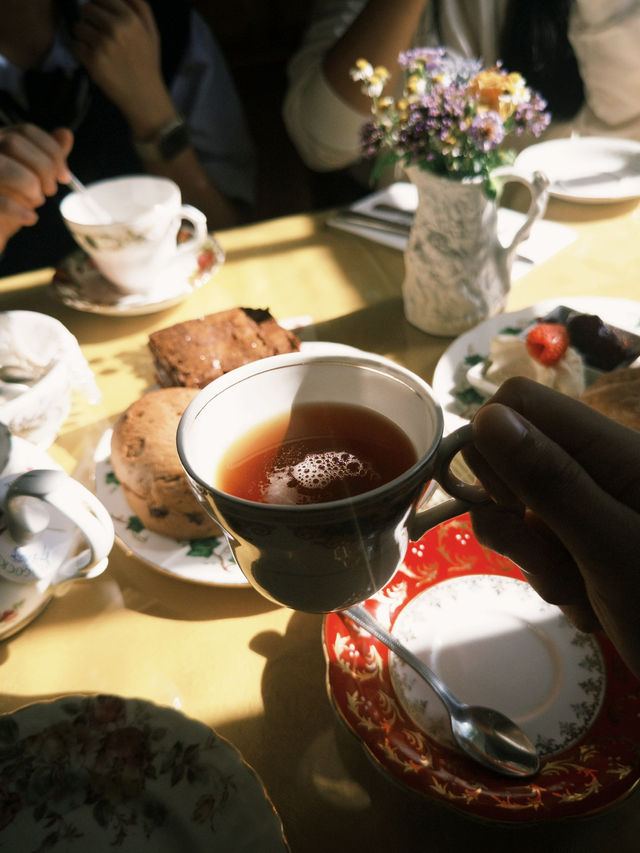🫖 Ely Peacocks Tearoom – 私のお気に入りのティールーム 🍰