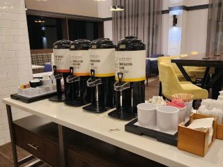 Hampton Inn Quebec City Stay Review: A Budget-Friendly Hotel with Quiet and Spacious Rooms