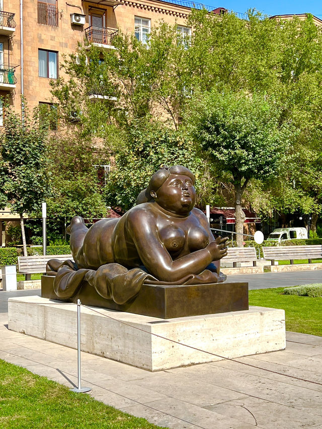 Springtime in Yerevan: Around the Cascade🌷