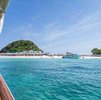 ล่องเรือหรูกลางทะเลใสแบบ kyle.phuket  ⛵️