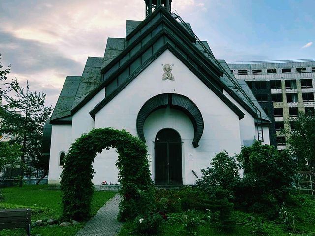 塞爾維亞貝爾格萊德著名古跡教堂建築景點：聖薩瓦教堂，適合打卡拍照📸