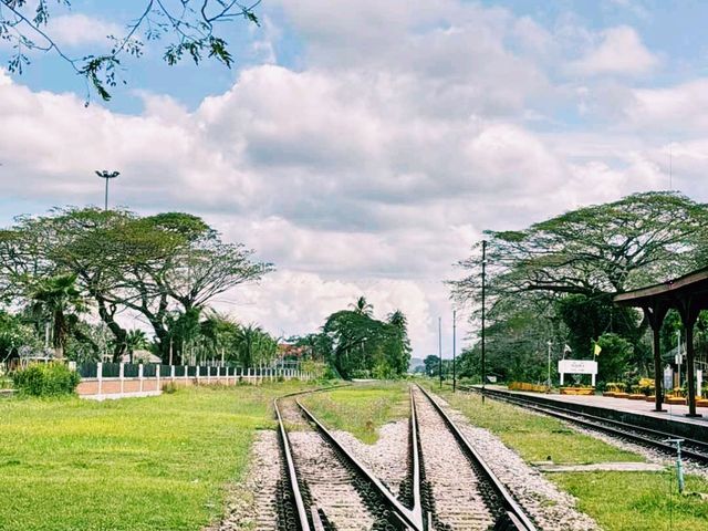 泰國董里火車站景點：幹當火車站，適合打卡拍照📸