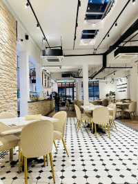 💥European-Retro💥Themed Café in Town〖MacPherson〗