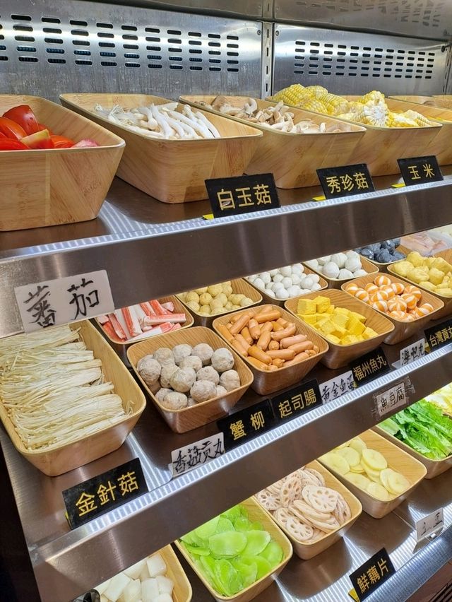 和牛火鍋加上點心美食