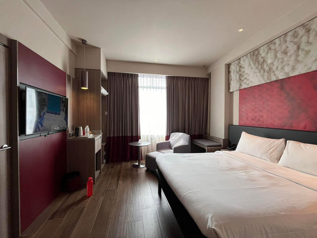  “Ibis Melaka Hotel:Chic Comfort Meets Heritage Charm”