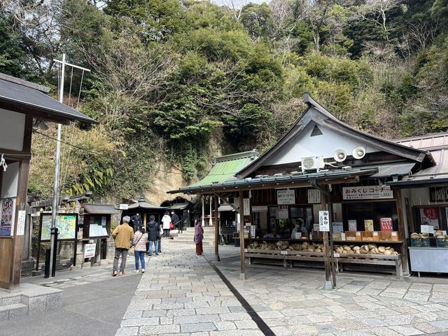 鎌倉｜祈福財運的有名神社！