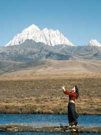 Trekking to Tagong Grassland in Traditional Tibetan Dress – A Photo Guide