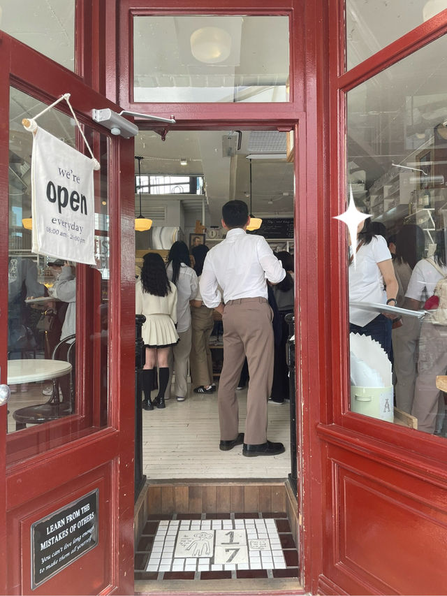 🇰🇷ソウル📍安国駅すぐ！大人気ベーカリーカフェ🥖「ARTIST BAKERY」✨