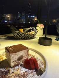外灘夜景🌃 對住東方明珠食西餐🍽️