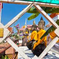 ไหว้พระในวิหารสถาปัตยกรรมล้านนา