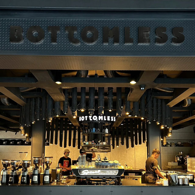 紅牆咖啡廳留下的美麗瞬間💕Bottomless Cafe