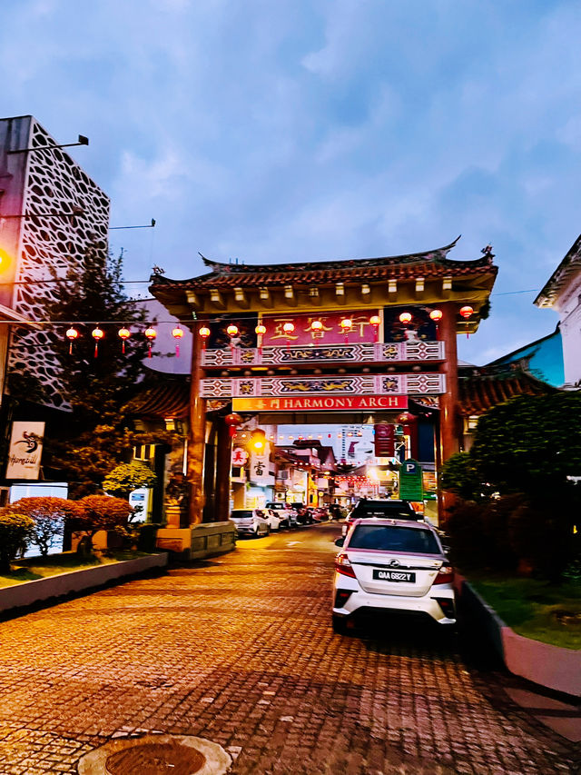 Day 1 Evening in Kuching: Strolling Through Historic Carpenter Street