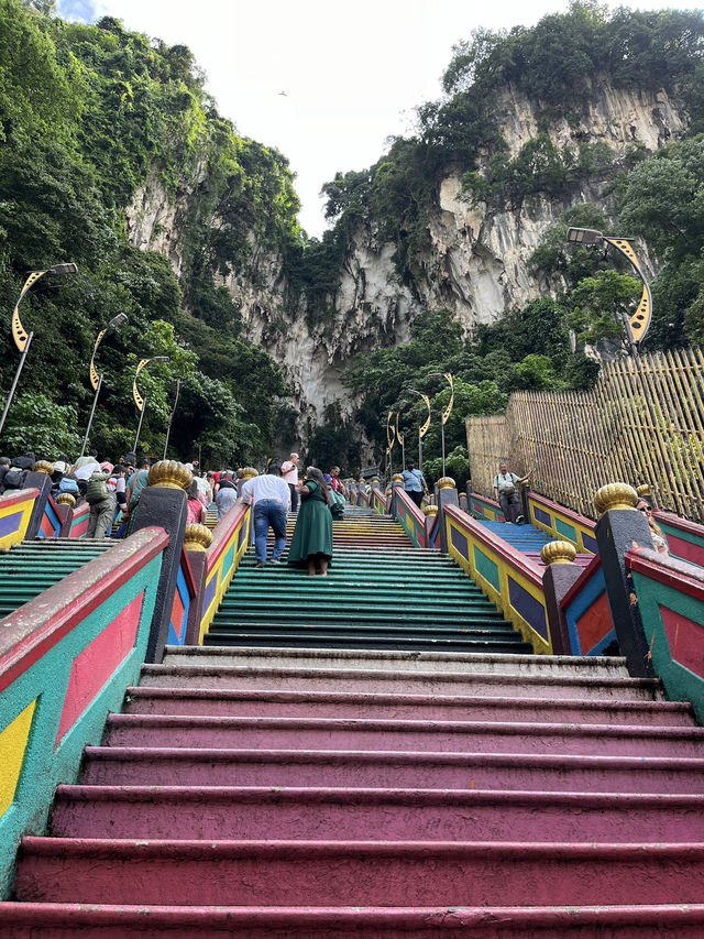 Exploring Batu Caves – A Sacred and Stunning Destination Near Kuala Lumpur