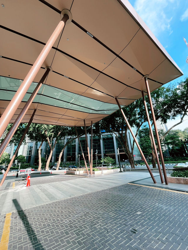 KL Getaway in Style: A Luxurious Stay at Renaissance Kuala Lumpur Hotel