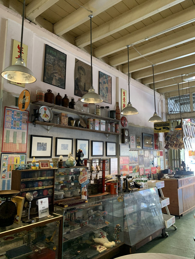 This kopitiam has an aesthetic 80/90's era vibe at Kuantan