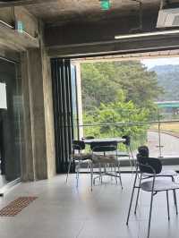 광주 송산유원지 뷰 대형카페 ,on a break