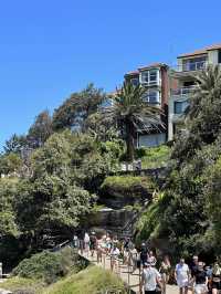 Bondi Beach – Sydney’s Sun-Kissed Paradise 🇦🇺☀️🌊👙⛱️