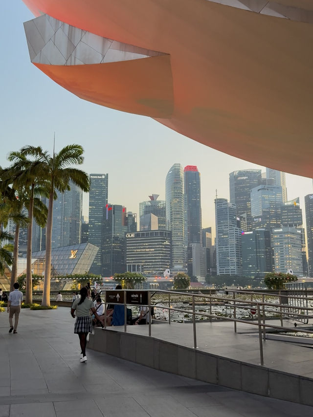 Marina Bay at Dusk: A Peaceful Evening Path with City Views