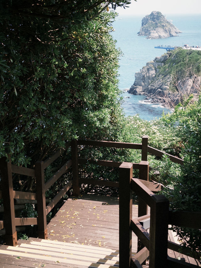 Không đông, không xô bồ, mà cực chill 🌊