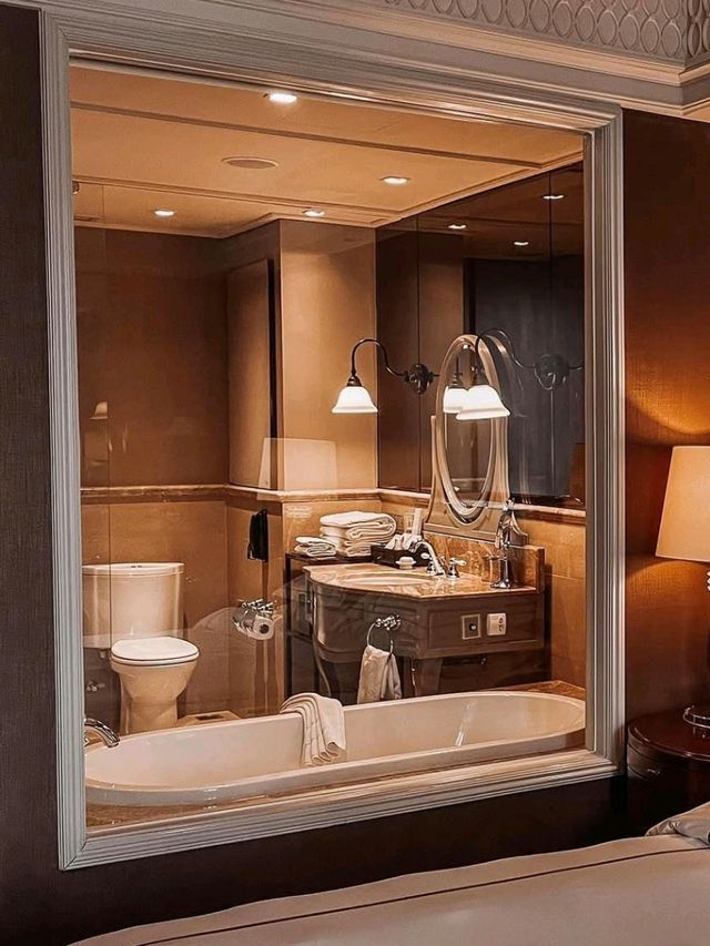 🕰️ Vintage Glamour in the Heart of Bangkok – Hotel Muse Bangkok  🏨🍸🌆