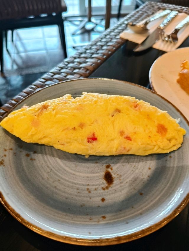 🍳 Wake Up to Flavor: A Delicious Start at DoubleTree by Hilton Damai Laut Resort