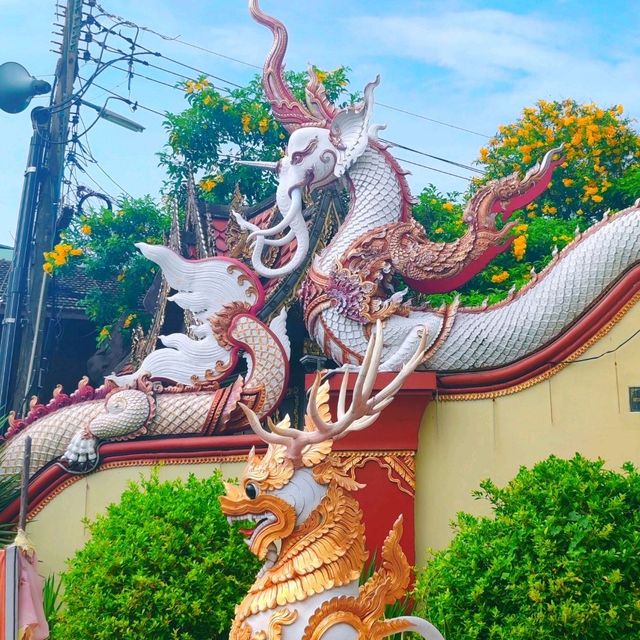 พาไหว้พระที่วัดหมื่นตูมจังหวัดเชียงใหม่