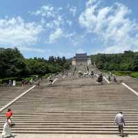 ⛰️ Nanjing Zhongshan Scenic Area – More Than Just 392 Steps 