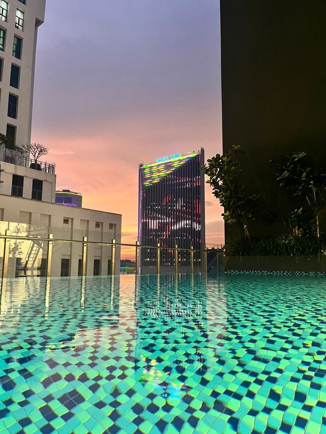Poolside Peace and City Views: Alinea Suite Review