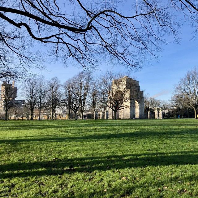 🌼 Open Space and City Views at Victoria Park