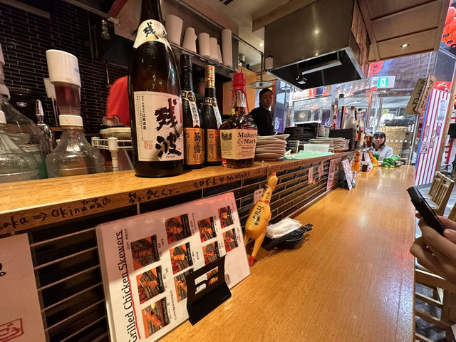 🍢「國際通深夜狂歡！沖繩屋台街：一條街辣翻你的味覺神經」