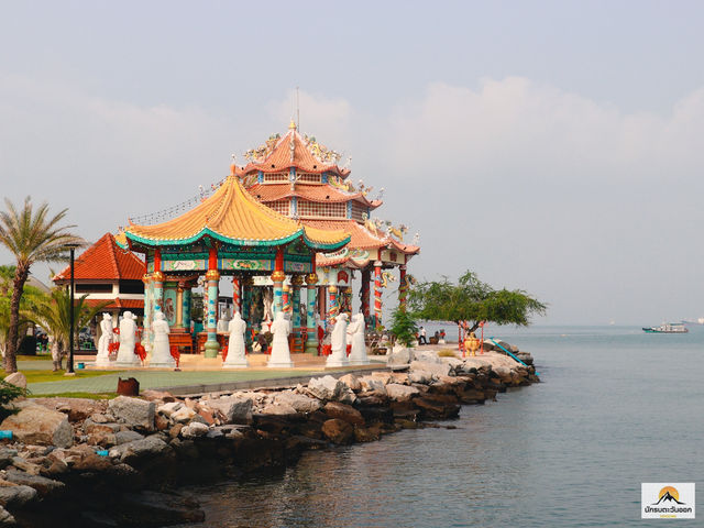 วัดเกาะลอย ศรีราชา 