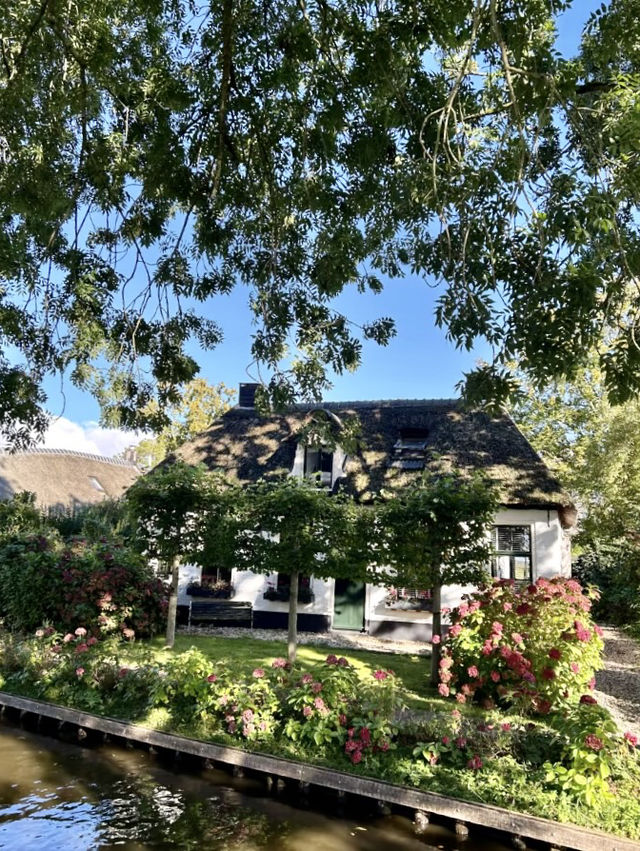 🏞️ 羊角村（Giethoorn）一日遊攻略｜水上童話小鎮體驗