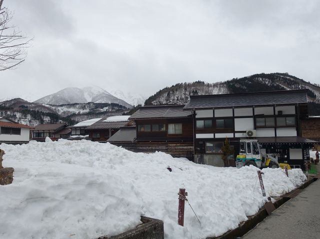 🏔️ Shirakawa-go – A Timeless Village That Took My Breath Away