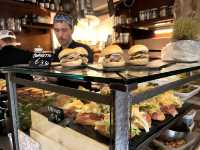 【Bar All’Arco／バル・アルルコ｜ヴェネチアの“地元と観光客が集うバーカロ名店”】