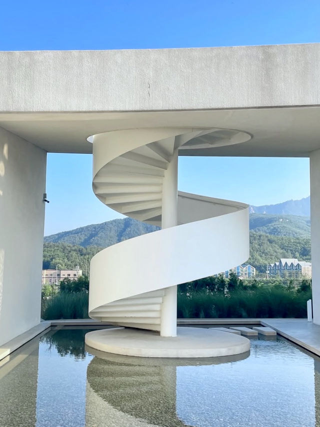 모던한 건축물과 울산바위와 속초의 자연경관이 멋진 🏞️ 강원도 카페투어 여행가이드🩵