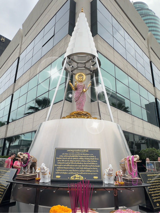ตามรอยมูความรัก @ศาลพระเเม่ลักษมี 🏢✨