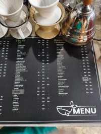 ร้านคาเฟ่ผสมความวินเทจ ณ นายปลาวาฬ (W52) คาเฟ่