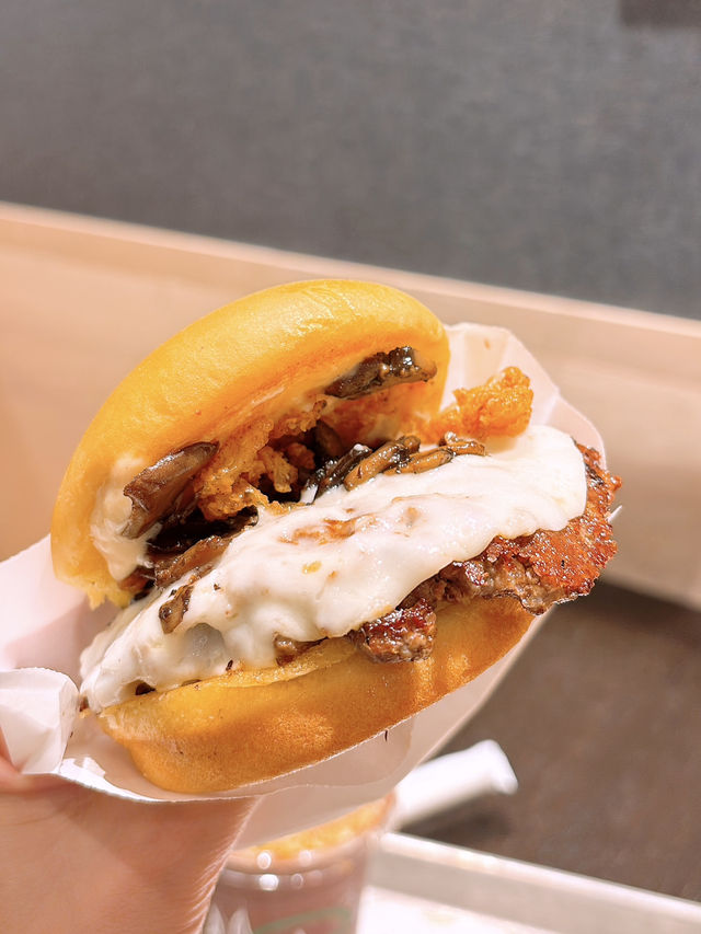 Shake Shack 杜拜朱古力開心果奶昔‼️超好飲🔥