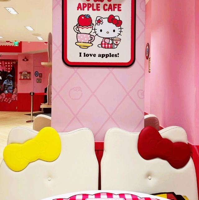 Hello Kitty & Fl Café