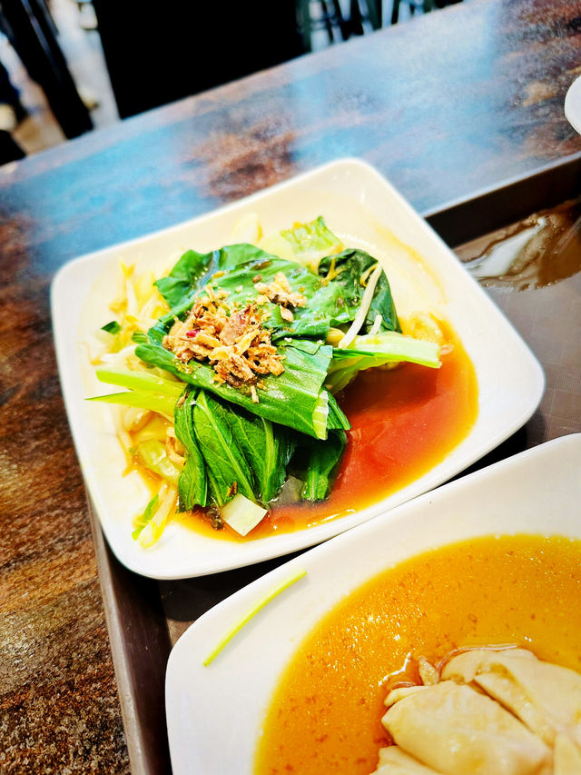 Heritage Bites & City Sights at Lau Pa Sat ☀️🍢