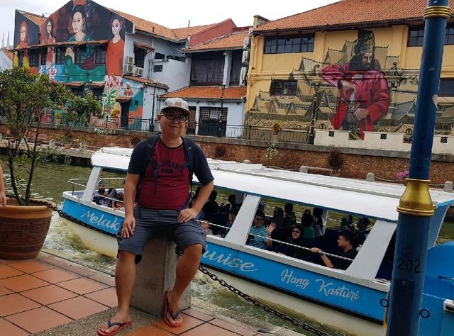 Malacca Moments: Colorful Streets & River Views