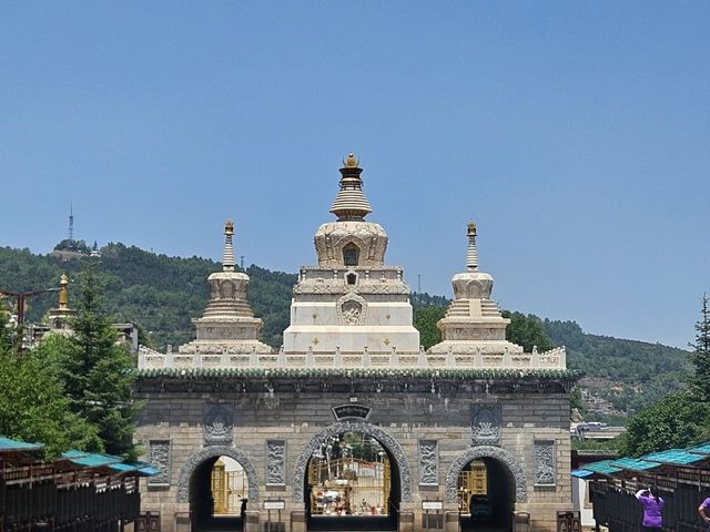 Exploring Kumbum Monastery — A Sacred Land of Tibetan Culture and Art