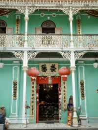 Lost in the beauty and stories of Pinang Peranakan