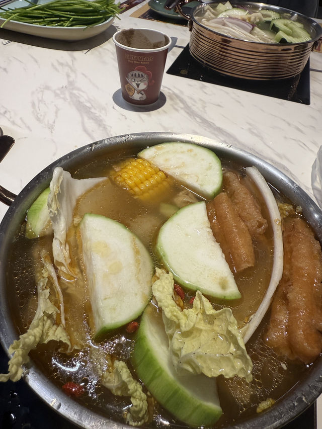 嗑肉火鍋太原店：澎湃上桌的肉片瀑布，嗑到爽快才算數！