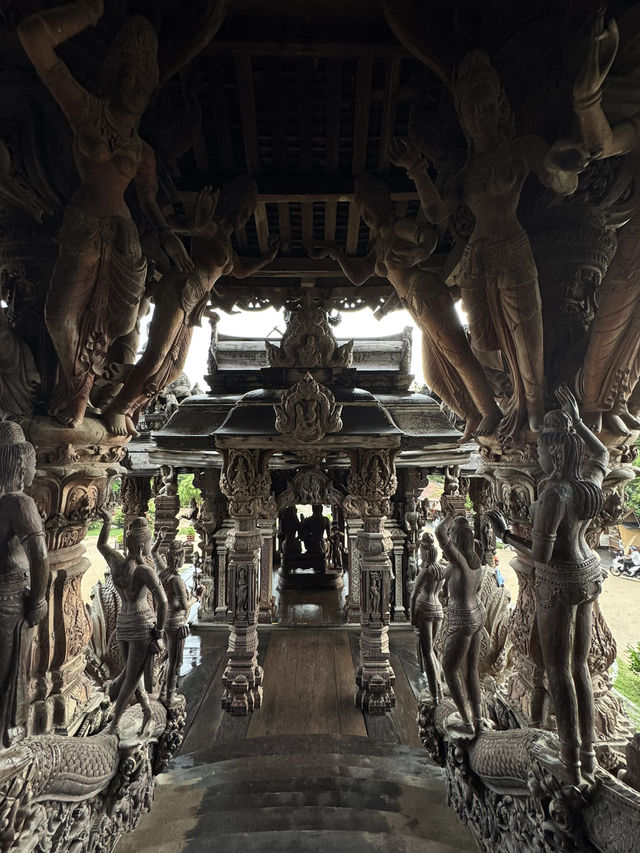 🪵 รีวิว: Sanctuary of Truth Museum