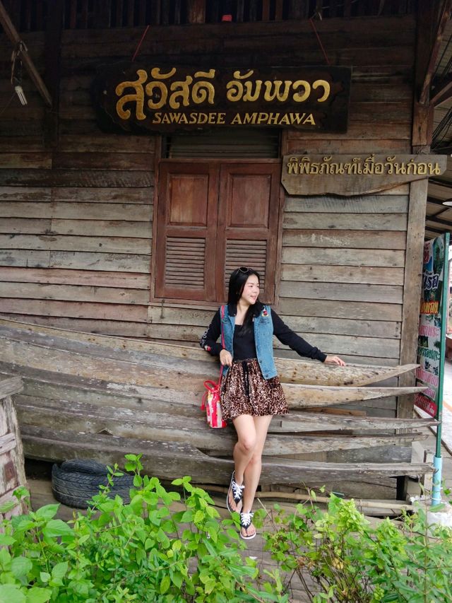 ตลาดน้ำอัมพวา