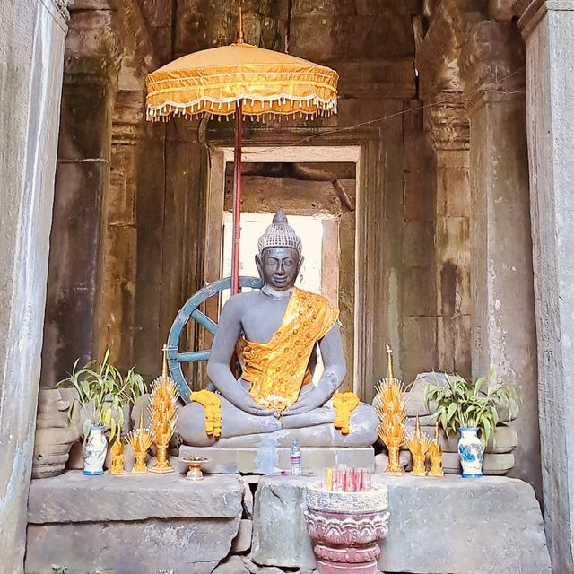 🌿✨ *Srah Srang Tbong Village: Cambodia’s Hidden Silk-Weaving Sanctuary* 🧵🐛