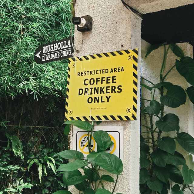 ร้านกาแฟในซอยเล็กๆ Giyanti Coffee Roastery