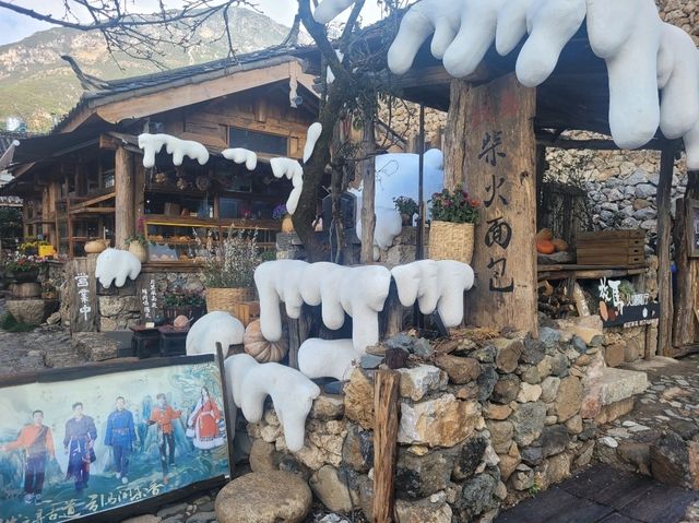 Chilly spring day in Lijiang (丽江) Chilly spring day in Lijiang (丽江)